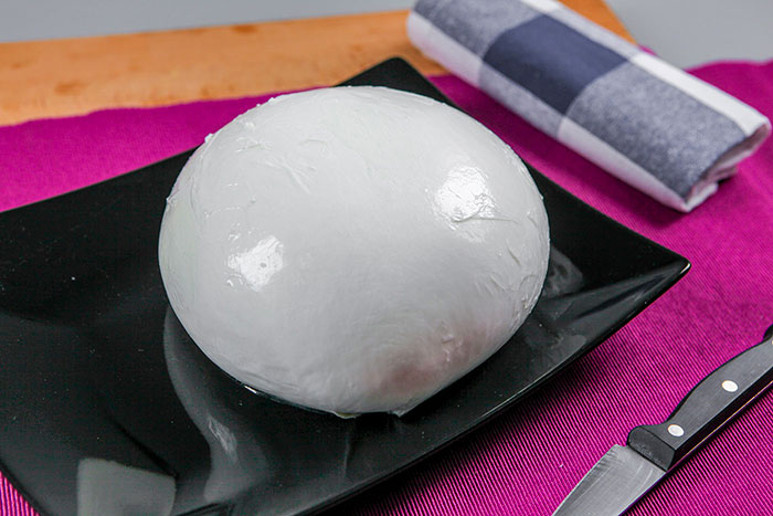Mozzarella di latte di Bufala farcita Mozzarella di latte di Bufala farcita